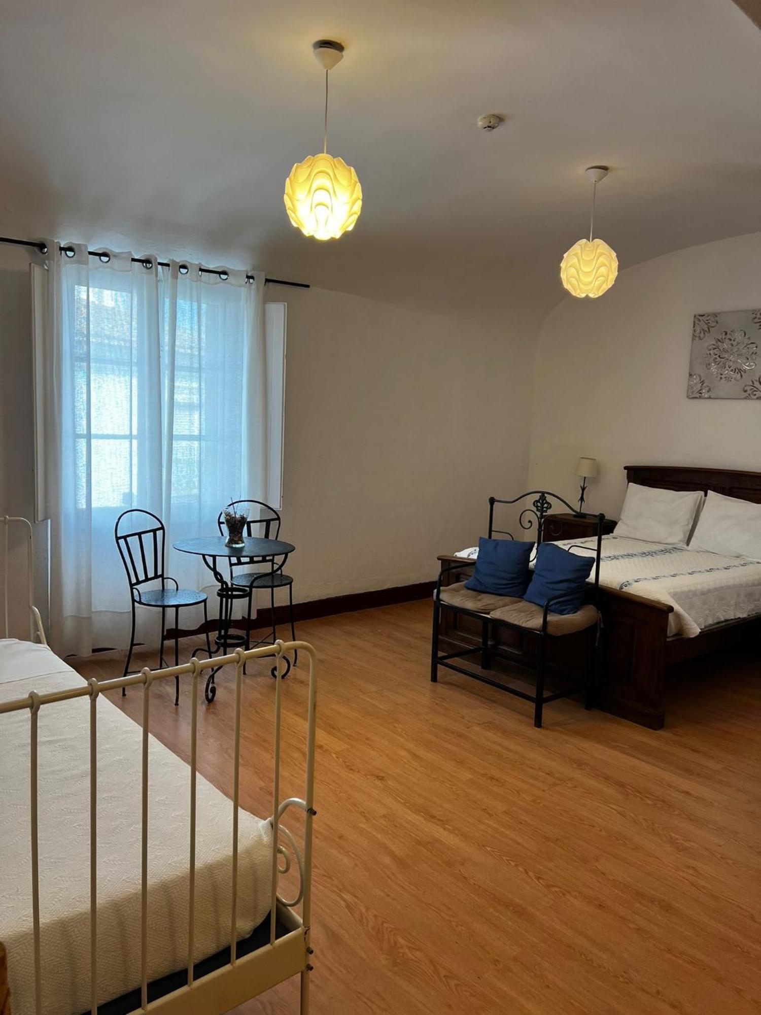 Avis Guesthouse Евора Екстериор снимка